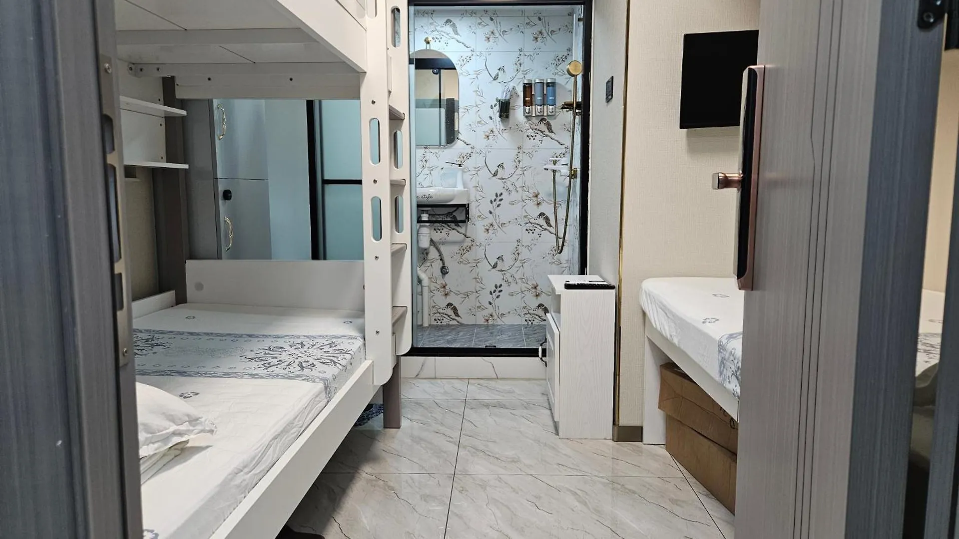 Guest house 香港春天旅馆 Hotel